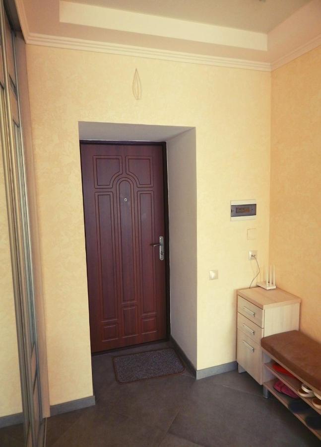 в новому будинку біля софіївського парку *